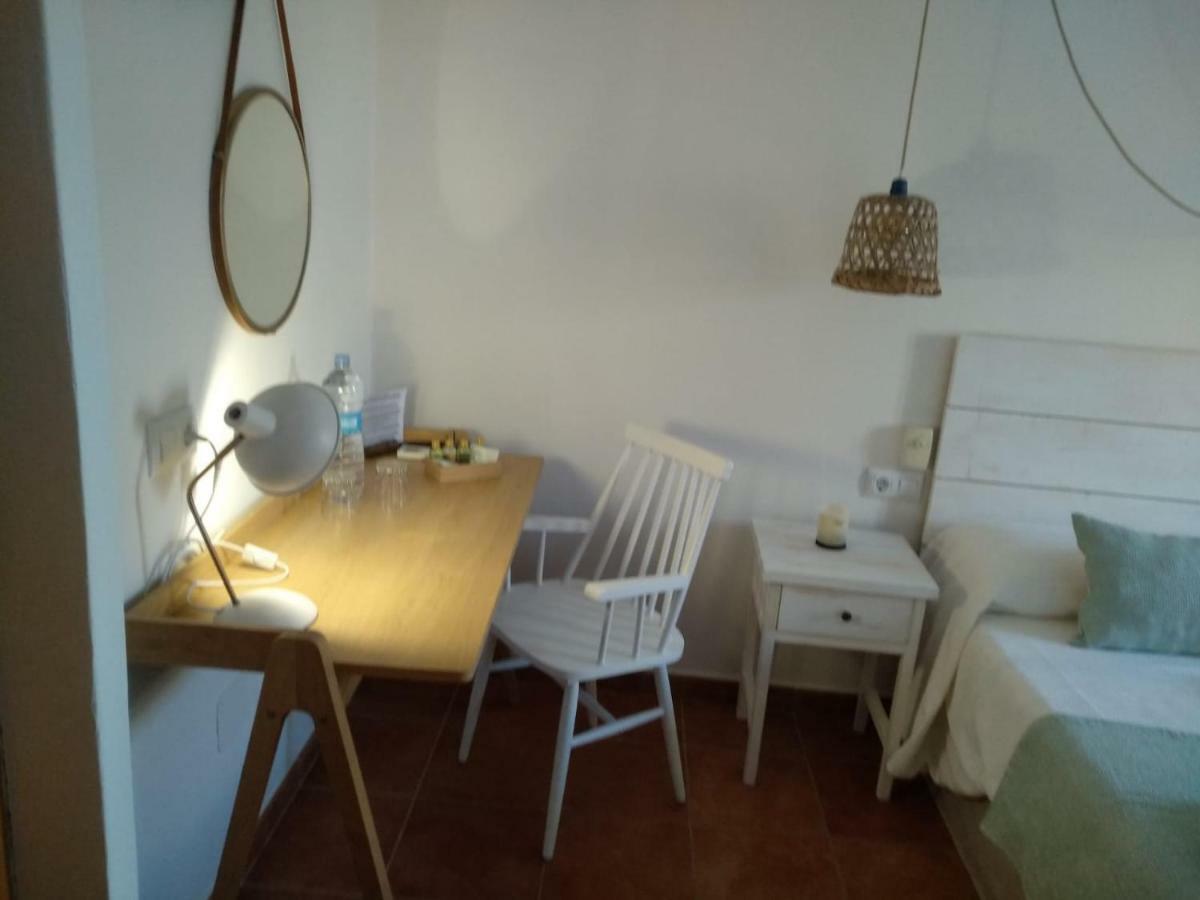 Hostal Sa Posada Set Cales Ciutadella  Exteriör bild