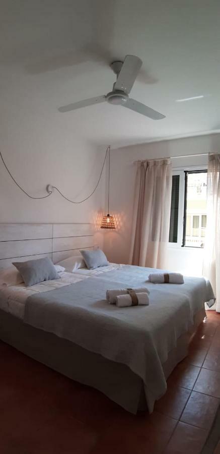 Hostal Sa Posada Set Cales Ciutadella  Exteriör bild