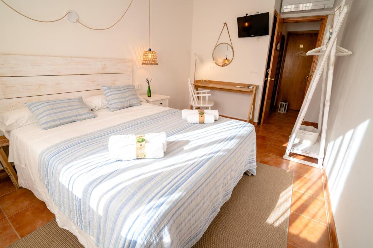 Hostal Sa Posada Set Cales Ciutadella  Exteriör bild