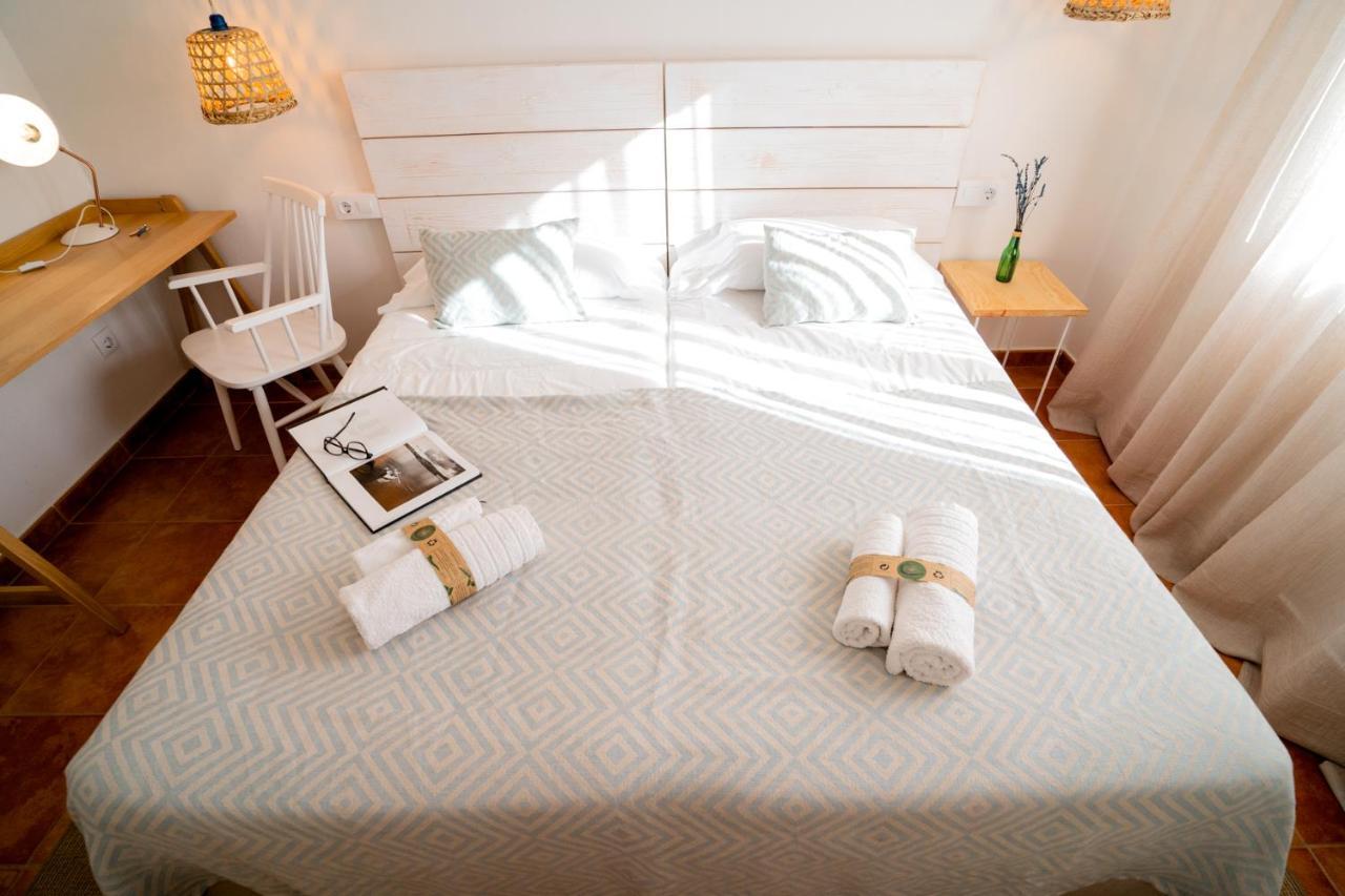 Hostal Sa Posada Set Cales Ciutadella  Exteriör bild