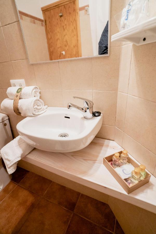 Hostal Sa Posada Set Cales Ciutadella  Exteriör bild