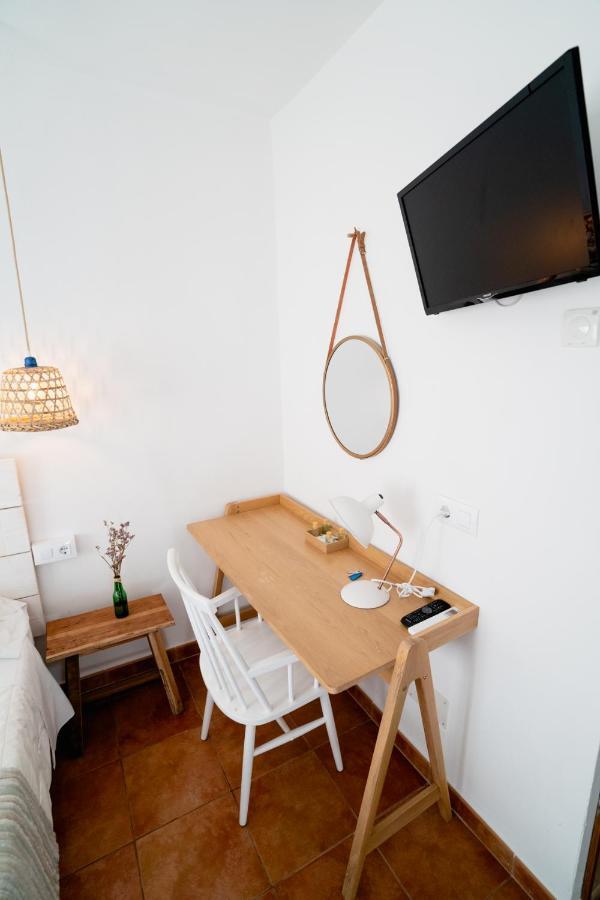Hostal Sa Posada Set Cales Ciutadella  Exteriör bild