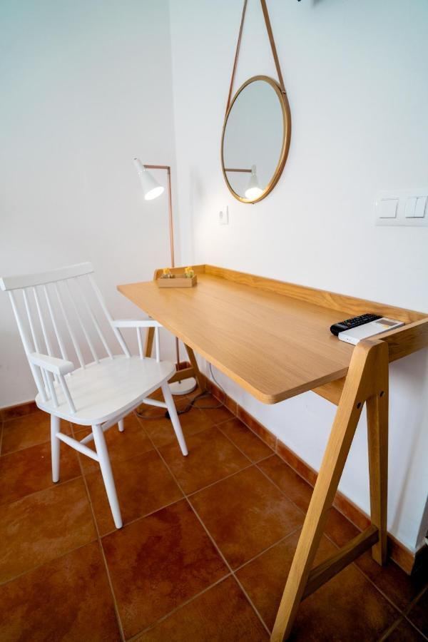 Hostal Sa Posada Set Cales Ciutadella  Exteriör bild